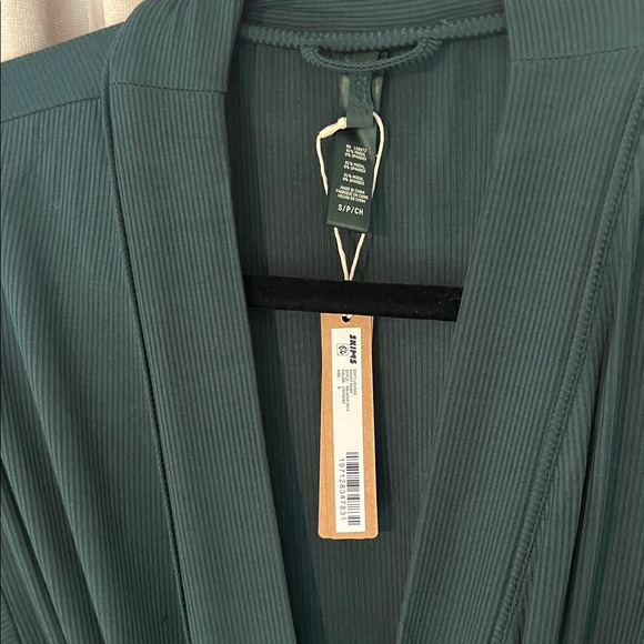 SKIMS Soft Lounge Robe - Picture 7 of 7